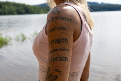 Gaby (42) - die tätowierte Sportlerin aus dem Erzgebirge, die immer auffällt - Gaby hat mittlerweile 19 Tattoos im Wert von etwa 2500 Euro.