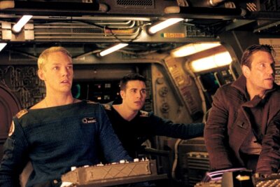 Game over oder Continue? Die besten und peinlichsten "Spiel-Filme" Hollywoods - Doch "Wing Commander", der Film, legte 1996 trotz namhafter Besetzung (Matthew Lillard, Freddie Prinze jr.) eine echte Bruchlandung hin.