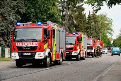 Gasaustritt an HEM Tankstelle in Glösa - Am Samstagmorgen wurde in der Blankenburgstraße an der HEM Tankstelle, eine Gasausströmung gemeldet, unmittelbar nachdem ein VW PKW betankt worden war. Foto: Harry Härtel