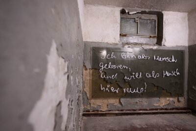 Gedenkstätte Jugendwerkhof Torgau erinnert an DDR-Repression - "Ich bin als Mensch geboren und will als Mensch hier raus" lautet das Motto einer Ausstellung in der Gedenkstätte Jugendwerkhof Torgau 