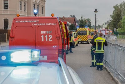 Der Gefahrgutzug des Landkreises wurde alarmiert. Foto: Andreas Kretschel