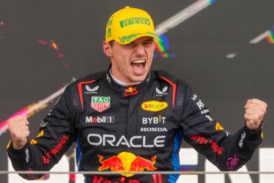 Gegen alle Widerstände: Verstappens wildes Red-Bull-Jahr - Im WM-Kampf zur rechten Zeit wieder in Siegerpose