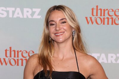 "Gehör verloren": US-Star Shailene Woodley spricht erstmals über schwere Krankheit - Heute geht es Shailene Woodley gesundheitlich wieder bestens. Ihre aktuelle Serie heißt "Three Women".