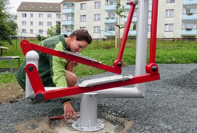 Gelenau lockt mit einem Fitnessstudio besonderer Art - Insgesamt fünf Geräte wurden auf der Anlage installiert. Foto: Andreas Bauer