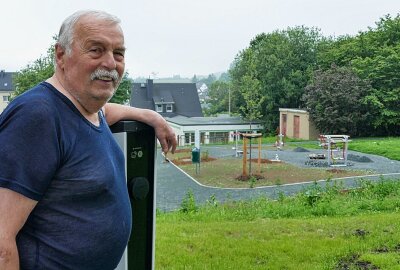 Gelenau lockt mit einem Fitnessstudio besonderer Art - Anwohner wie Gotthard Reuter sind erfreut, sich vor der Haustür fit halten zu können. Foto: Andreas Bauer