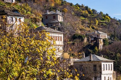 Gemütliches Leben am mythischen Berg: Die Pilion-Halbinsel - Wie in den Berg gehauen: der Ort Makrinitsa.