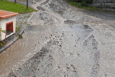 Gewitter bringen Abkühlung: Temperaturabfall im Erzgebirge - Heftige Gewitter brachten einen Tag nach dem meteorologischen Herbstbeginn eine ersehnte Abkühlung im Erzgebirge. Foto: Bernd März