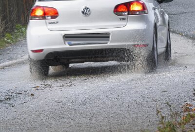 Gewitter bringen Abkühlung: Temperaturabfall im Erzgebirge - Heftige Gewitter brachten einen Tag nach dem meteorologischen Herbstbeginn eine ersehnte Abkühlung im Erzgebirge. Foto: Bernd März