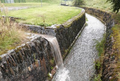 Gewitter bringen Abkühlung: Temperaturabfall im Erzgebirge - Heftige Gewitter brachten einen Tag nach dem meteorologischen Herbstbeginn eine ersehnte Abkühlung im Erzgebirge. Foto: Bernd März