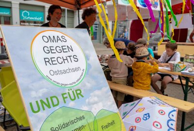 Görlitz bleibt bunt: Demo auf Obermarkt für Vielfalt und Demokratie - Unter dem Motto "Görlitzer Vielfalt" versammeln sich am Samstag zahlreiche Vereine, Initiativen und Musiker auf dem Görlitzer Obermarkt. Foto: xcitepress