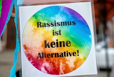 Görlitz bleibt bunt: Demo auf Obermarkt für Vielfalt und Demokratie - Unter dem Motto "Görlitzer Vielfalt" versammeln sich am Samstag zahlreiche Vereine, Initiativen und Musiker auf dem Görlitzer Obermarkt. Foto: xcitepress