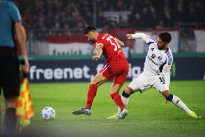 Grifo serviert und trifft: Freiburg wirft den HSV raus - Vincenzo Grifo (l.) war auch gegen den HSV wieder einer der besten Freiburger.