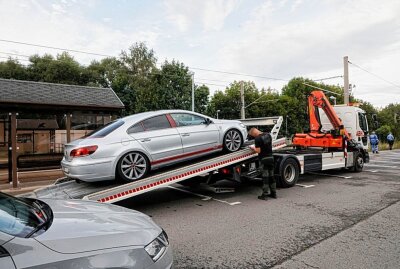 Großangelegte Polizeikontrolle bei Tuningtreffen in Pfaffenhain - Großangelegte Polizeikontrolle bei Tuningtreffen in Pfaffenhain. Foto: ChemPic