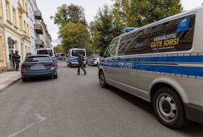 Großaufgebot der Polizei in Freiberg: Eine Person verhaftet - Weitere Hintergründe zum Polizeieinsatz sind derzeit noch nicht bekannt. Foto: Marcel Schlenkrich