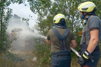 In Rositz bei Altenburg ist ein Großbrand ausgebrochen. Foto: Christian Grube