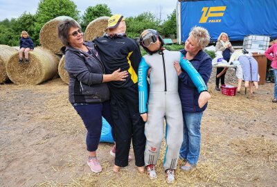 Große Jubiläumsfete: In Ebersdorf "tanzen" die Puppen - Das Puppenbasteln in Ebersdorf. Foto: Peggy Schellenberger