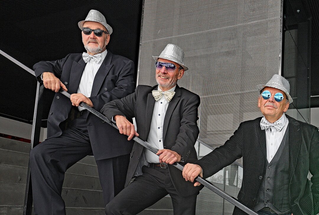 Große Oldie-Fete in Plauen: Schallplatten-Unterhalter starten Ticket-Verkauf - Andreas Reuter, Gerd Schremmer und Friedbert Sammler (v.li.) bitten zur Oldie-Party in die Festhalle. Foto: Thomas Voigt/Archiv