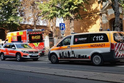 Großeinsatz für Rettungskräfte in Leipzig: Massenanfall von Verletzten in Connewitz - Am Donnerstagvormittag wurde die Feuerwehr Leipzig gegen 10.30 Uhr in die Appilonia von Wiedebach Schule nach Leipzig-Connewitz alarmiert. Foto: xcitepress