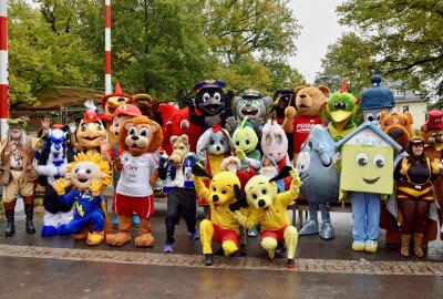 Großes Maskottchentreffen im Küchwald: 27. Ausgabe begeistert Chemnitz - Eine flauschige Tradition: Das Maskottchentreffen im Küchwald. Foto: Steffi Hofmann