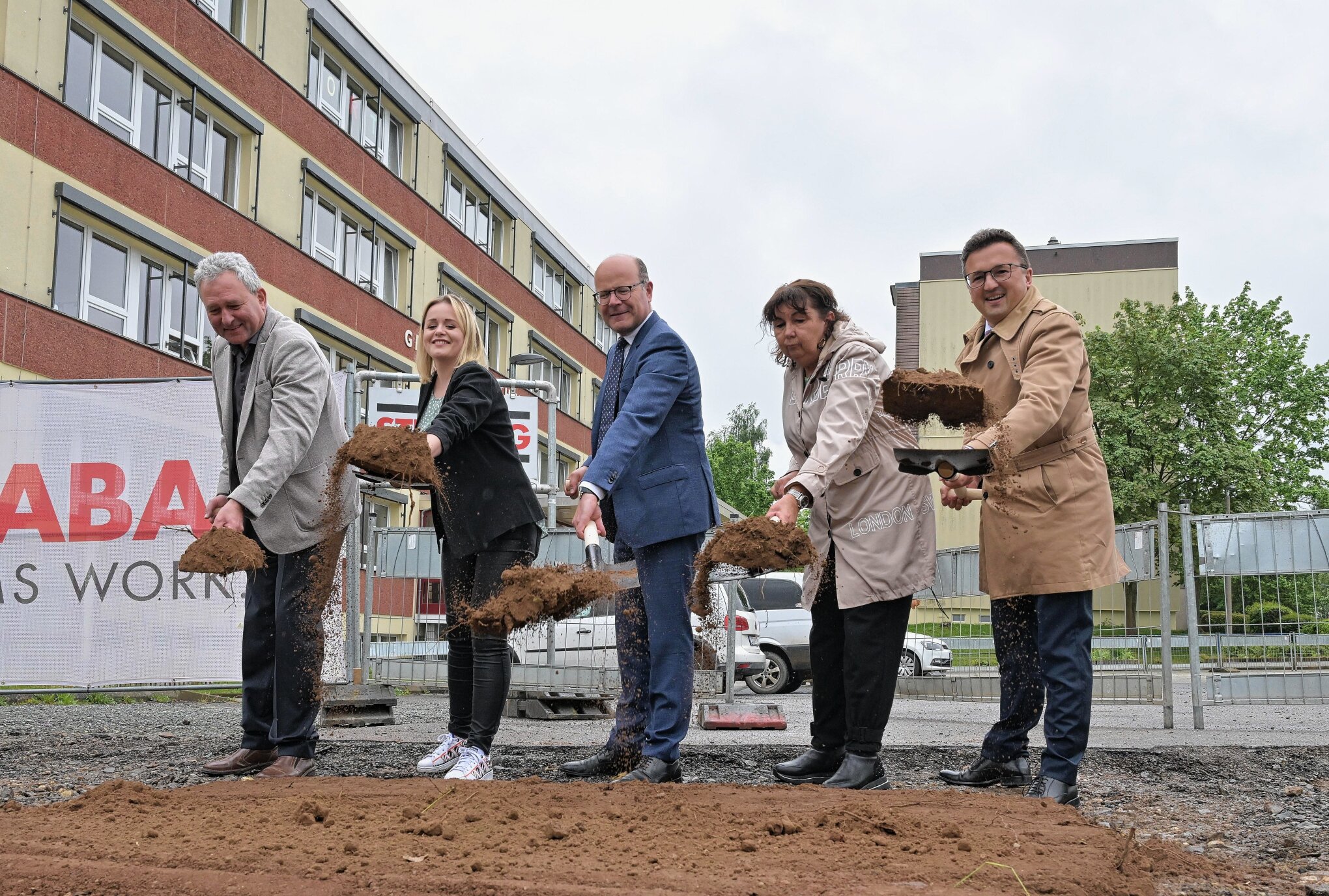 Großprojekt: Symbolischer Erster Spatenstich Ist Erfolgt