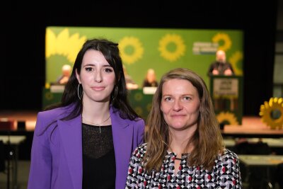 Grüne: Kretschmer hat sich naiv in Arme des BSW geflüchtet - Die sächsischen Landesvorsitzenden der Grünen, Marie Müser und Christin Furtenbacher, sind erstaunt über die Regierungsbildung. (Archivbild).