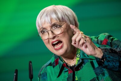 Grüne wollen kämpfen - bei Eis und bei Schnee - "Knallgrün" werde der Wahlkampf sein, sagt Kulturstaatsministerin Claudia Roth. 