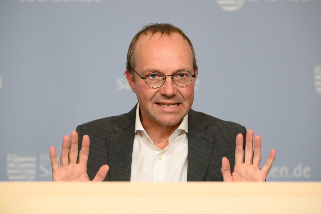 Grüne wollen kein Mehrheitsbeschaffer in Sachsen sein - Sachsens Vize-Ministerpräsident Wolfram Günther von den Grünen erhebt schwere Vorwürfe gegen die CDU. (Archivbild)