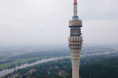 Grüne wollen keine "Luxussanierung" des Fernsehturms Dresden - Die Grünen wollen die Pläne für eine Sanierung des Dresdner Fernsehturmes ad acta legen (Archivbild).