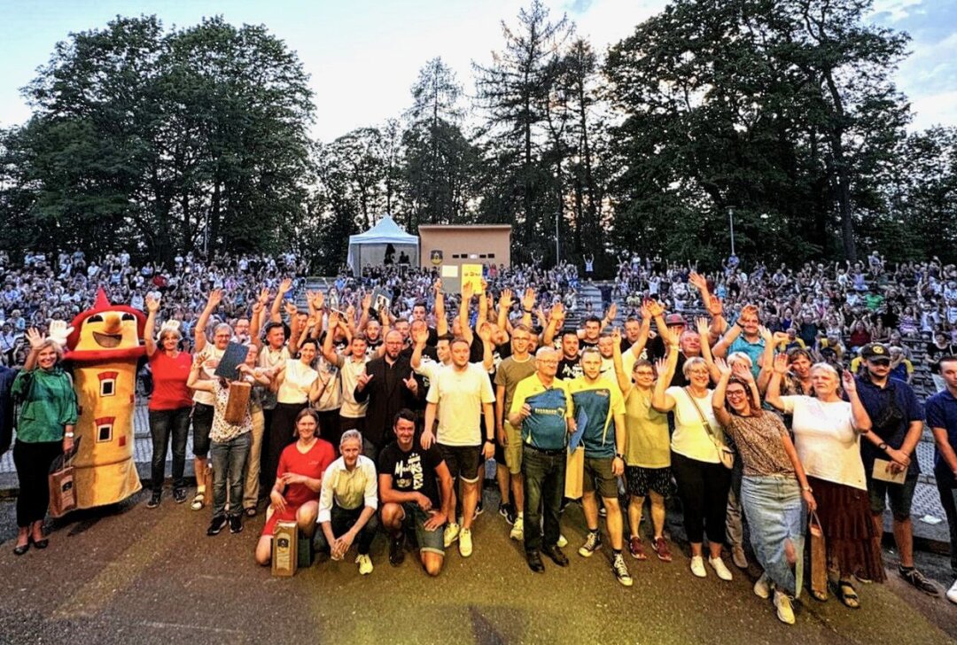 Hainichen ehrt die besten Sportler - Zum Parkfest in Hainichen wurden auch wieder die Sportler des Jahres ausgezeichnet. Als Ehrengast war Skisprunglegende Jens Weißflog zu Gast. Foto: Stadt Hainichen