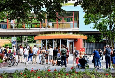 Hautnah bei den Tieren: Ein Besuch im Dresdner Zoo - Eingang des Dresdner Zoos. Foto: Maik Bohn