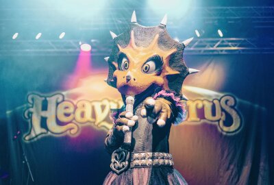 Heavysaurus: Vier Dinos und ein Drache rocken mit den Kids - Heavysaurus ist auf "Pommesgabel"-Tour. Foto: m2 music/ Markus Müller