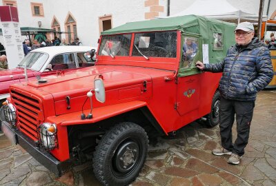 Herbsttreffen lockt 350 Oldtimer auf die Augustusburg - Zum 25. Mal war Volkmar Böhme aus Scharfenstein beim Herbsttreffen dabei. Foto: Andreas Bauer