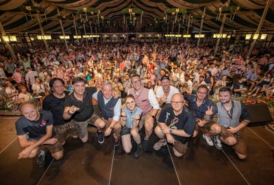 Heute gibt es 13 Stunden Party zur Sternquell Wiesn in Plauen! - Hier gibt's Impressionen vom zweiten Tag der Sternquell Wiesn in Plauen. Foto: Karsten Repert und Igor Pastierovic