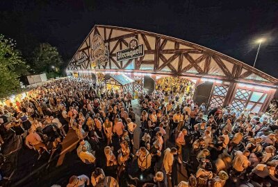 Heute gibt es 13 Stunden Party zur Sternquell Wiesn in Plauen! - Hier gibt's Impressionen vom zweiten Tag der Sternquell Wiesn in Plauen. Foto: Karsten Repert und Igor Pastierovic