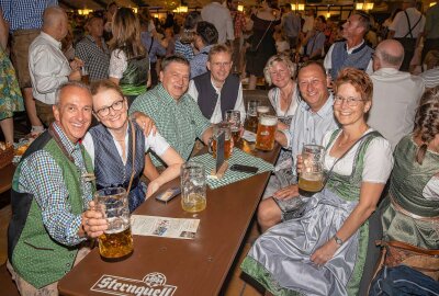 Heute gibt es 13 Stunden Party zur Sternquell Wiesn in Plauen! - Hier gibt's Impressionen vom zweiten Tag der Sternquell Wiesn in Plauen. Foto: Karsten Repert und Igor Pastierovic