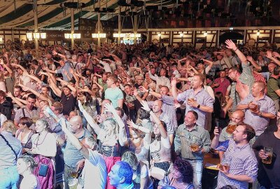 Heute und morgen gibt's noch mehr Sternquell Wiesn in Plauen! - Das war der Auftakt zur dritten Sternquell Wiesn. 