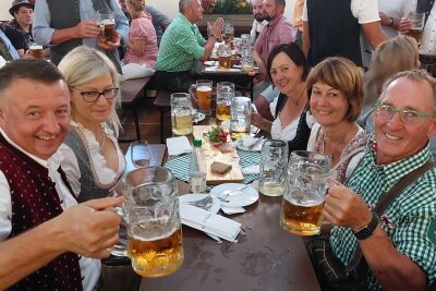 Heute und morgen gibt's noch mehr Sternquell Wiesn in Plauen! -  Das war der Auftakt zur dritten Sternquell Wiesn.