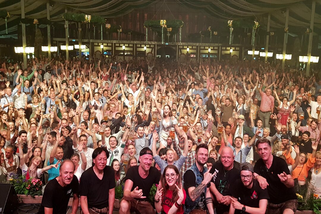 Hier gibt's die letzten Tische für die Sternquell Wiesn! - Die "Fetzentaler" spielen am Sonntag zur 3. Sternquell Wiesn. Foto: Karsten Repert/Archiv