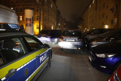 Hilfsangebot als Falle: Seniorin verliert 15.000 Euro teuren Peugeot - Am Donnerstagabend hat ein 32-jähriger Mann einen Peugeot gestohlen, einen Verkehrsunfall verursacht und ist dann geflüchtet. Foto: Harry Härtel