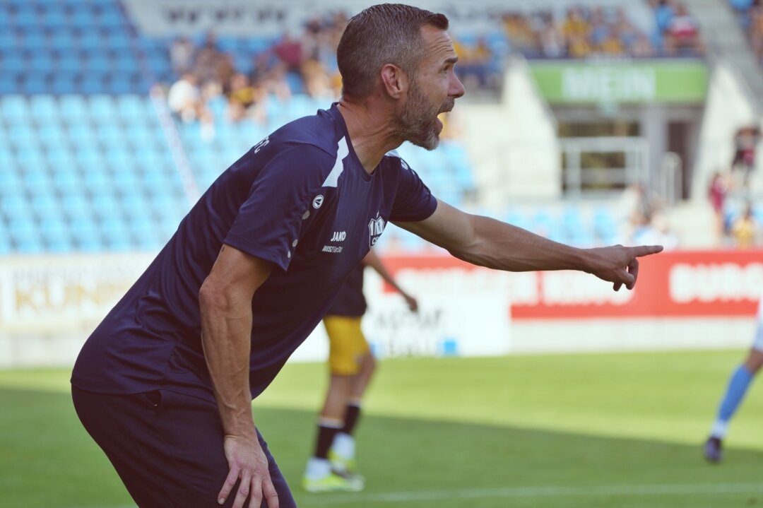 Himmelblaues Trainerbeben: CFC beurlaubt Tiffert - Christian Tiffert ist nicht mehr CFC-Trainer. Foto: Marcus Hengst