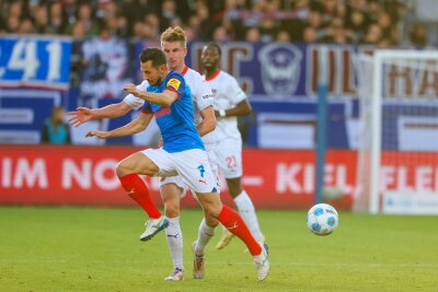 Historisch: Holstein Kiel feiert ersten Bundesliga-Sieg - Holstein Kiel hatte den 1. FC Heidenheim zu Gast.