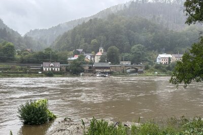 In Hrensko stehen bereits einige Straßen unter Wasser. Foto: Daniel Unger