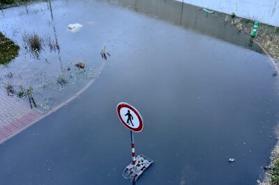 Mehrere Straßen sind bereits überflutet. Foto: Daniel Unger