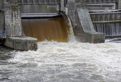 Hochwasserkatastrophe in Tschechien droht: Gefahr auch für Sachsen? - Besondere Maßnahmen werden ergriffen, um das Wasser aufzuhalten. Foto: Bernd März