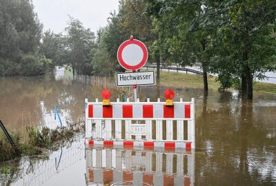 Hochwasserlage in Görlitz weiter angespannt: B99 gesperrt - In Görlitz sorgt anhaltender Regen für Überschwemmungen. Foto: xcitepress