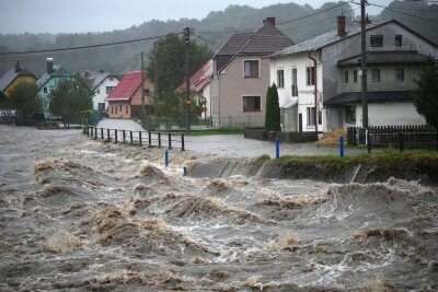 Höchste Alarmstufe beim Zustand des Weltklimas - Extremwetter wie verheerende Regenfällen nehmen mit dem Klimawandel zu  (Archivbild)