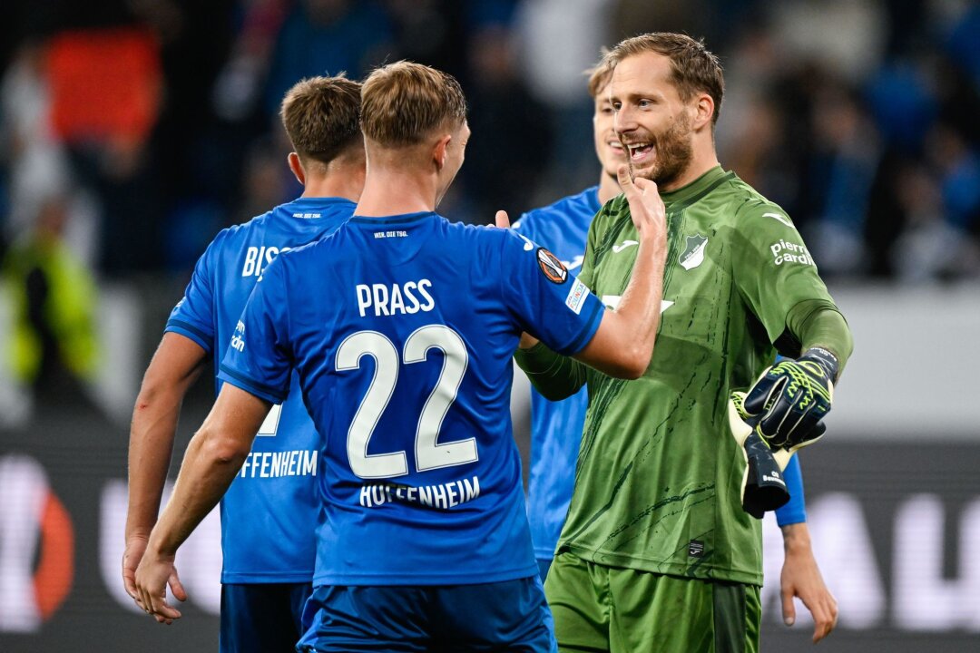 Hoffenheim in Porto wieder mit Jurasek und Berisha - Beim FC Porto will sich Hoffenheim mit Torwart Oliver Baumann (r) schadlos halten.