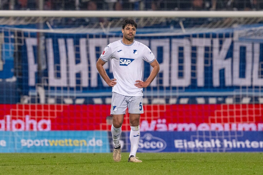 Hoffenheims Kabak nach Kreuzbandriss operiert - Der türkische Nationalspieler Ozan Kabak fällt für die EM in Deutschland mit einem Kreuzbandriss aus.