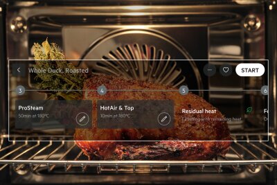 IFA-Trend: Zurücklehnen bitte, Ihr Gerät erledigt das - Der auf der Messe vorgestellte KI-Rezept-Assistent von AEG schlägt für Rezepte aus dem Netz die optimalen Einstellungen für den Backofen vor, also etwa die idealen Heizarten, Zeit- und Temperatureinstellungen.