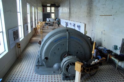 Industriekultur im Fjordland: In die Gründerzeit Norwegens - Wasserkraftwerk in Flørli: Früher wurde hier Strom produziert, heute werden die Hallen auch für Kunstaktionen genutzt.